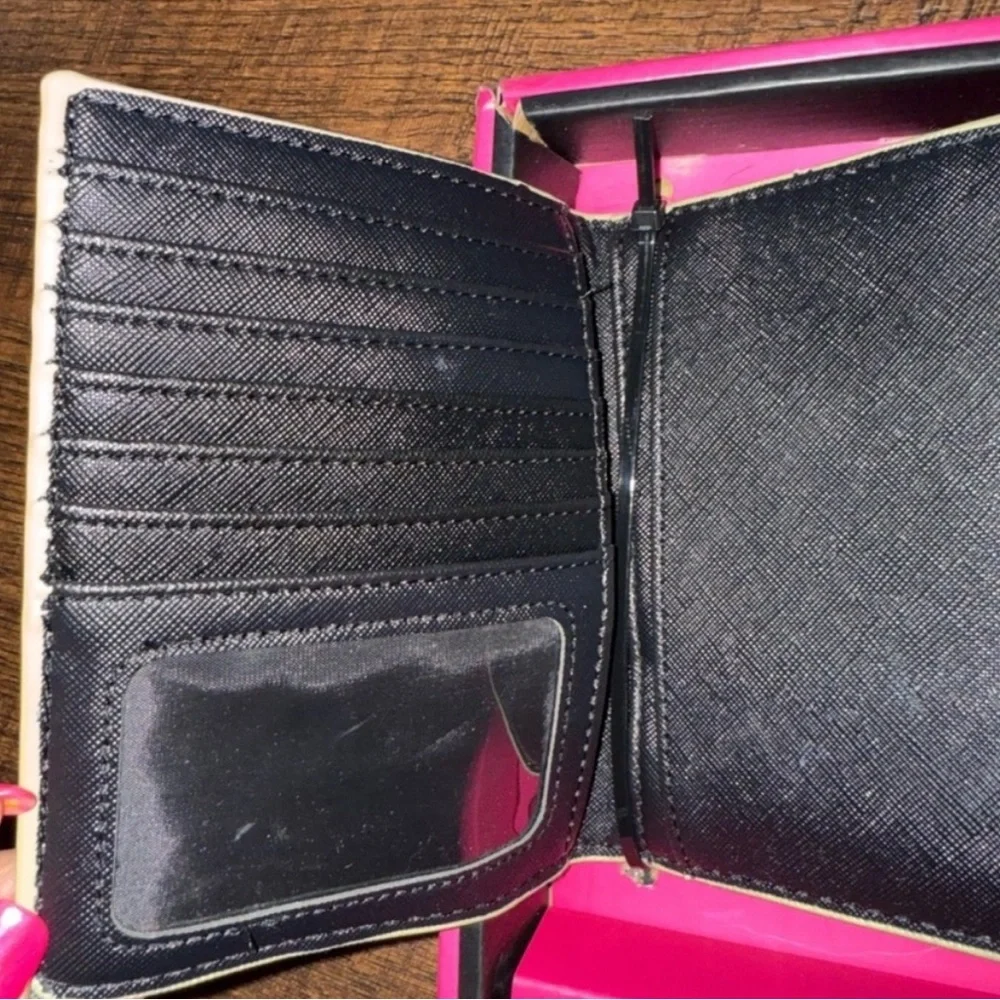 Trina Turk Gold Travel Set - Passport Holder & Star Keychain
NWT IN BOX - Picture 2 of 5